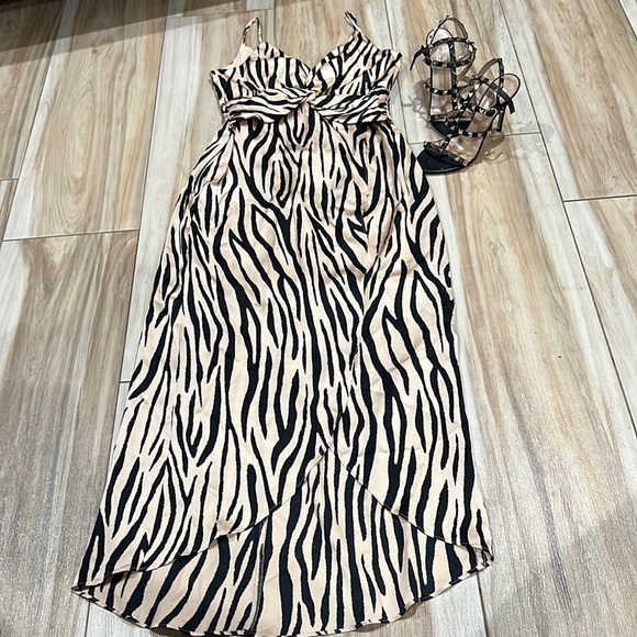 Bar III Dresses & Skirts - NWOT Bar III Tiger Stripe Dress XS